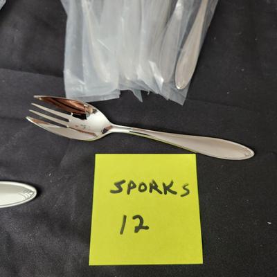 100 Pieces Lenox Stainless 18/10 Flatware & Serving Utensils