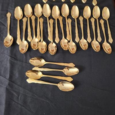 90 pieces 24kt Gold Plated Flatware Elegance Japan