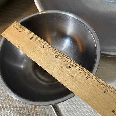 Lot 291 Mixing bowls Stainless
