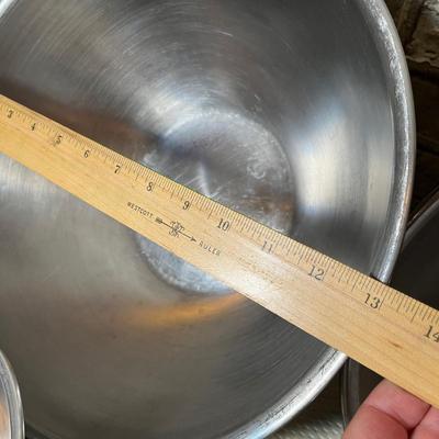 Lot 291 Mixing bowls Stainless