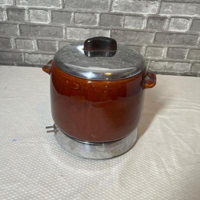 Lot 293 Vintage Crock Pot