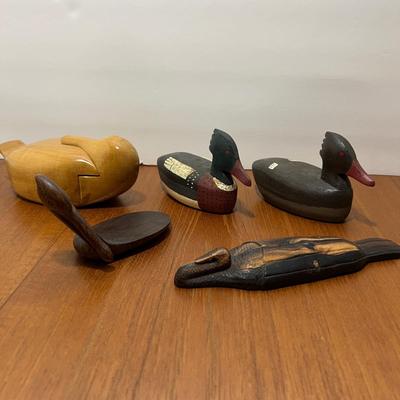 Lot Carved Wooden Duck Decoys Figurines - 2 Signed Roy Willis