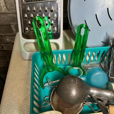 Lot 298 Kitchen utensils & other
