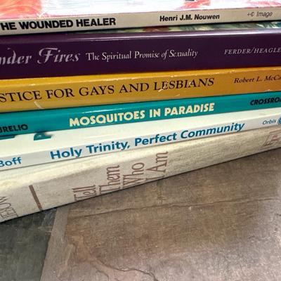 Book lot D