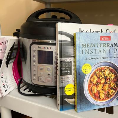 Instant Pot w Cook Books
