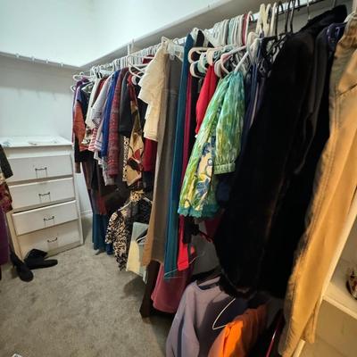 FEMALE CLOSET LOT