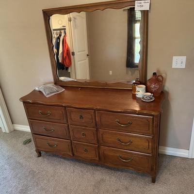 DRESSER