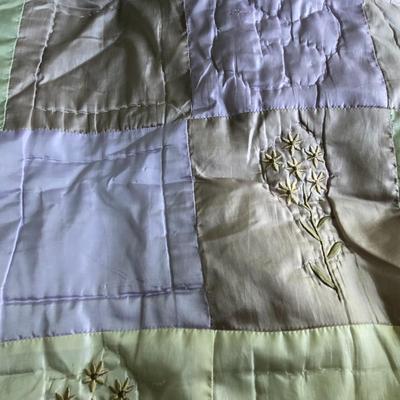 Queen/ Full Comforter Set
