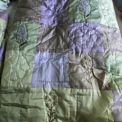 Queen/ Full Comforter Set