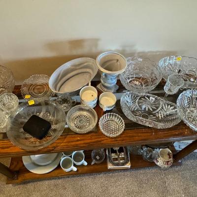 TABLE AND GLASSWARE LOT