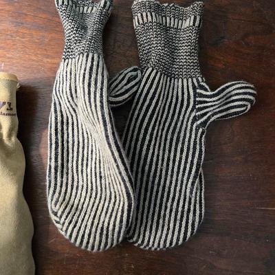 Leather Mittens with Wool Liners