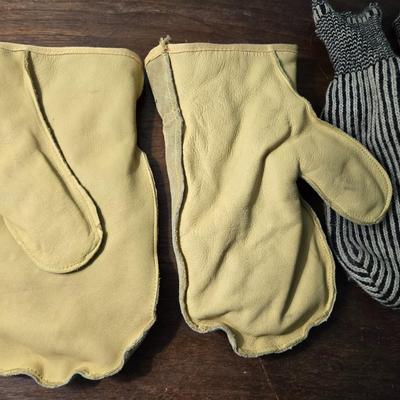 Leather Mittens with Wool Liners