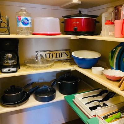 Lot 2: Kitchen Pantry Selection