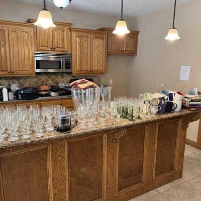 KITCHEN BAR LOT