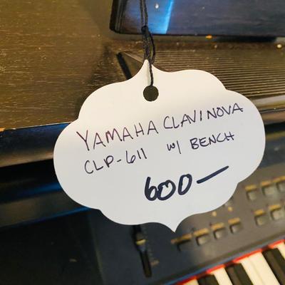 Lot 7: Yamaha Electric Piano
