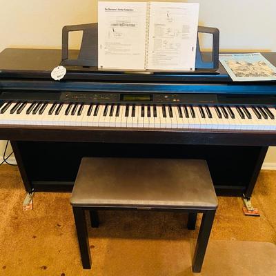 Lot 7: Yamaha Electric Piano