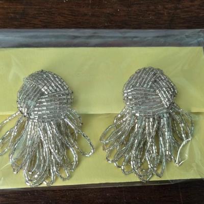 (2) Earrings Lot