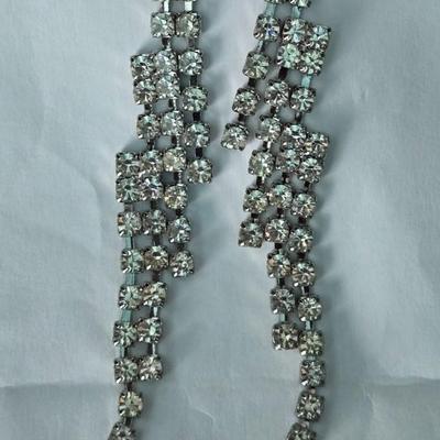 (2) Earrings Lot