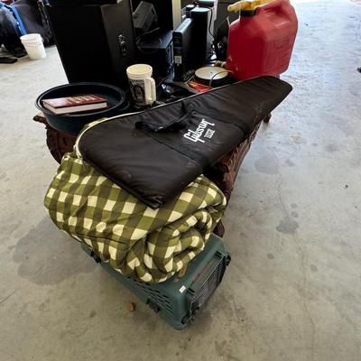 GARAGE SHORT TABLE LOT