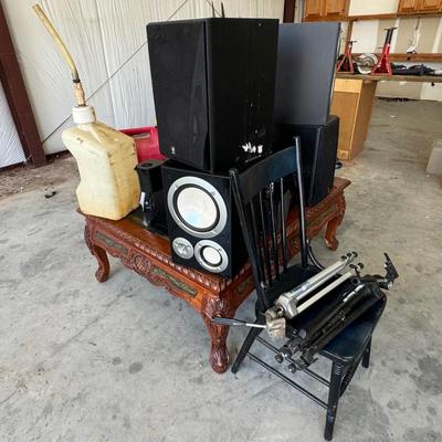 GARAGE SHORT TABLE LOT