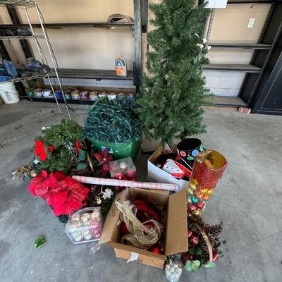 CHRISTMAS LOT