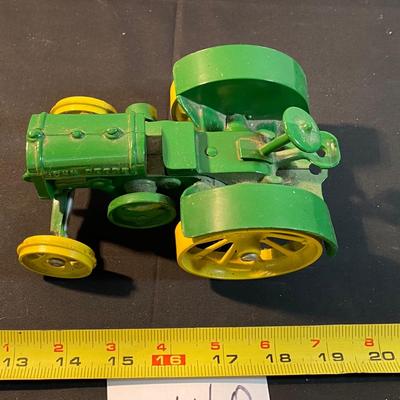 Ertl 1:16 John Deere Tractor