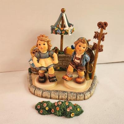 Lot #253 Hummel Set - Limited Edition