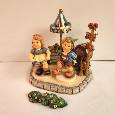 Lot #253 Hummel Set - Limited Edition
