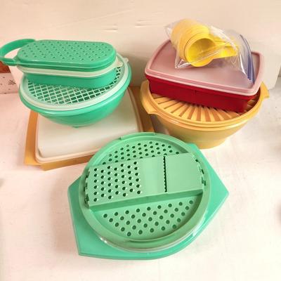 Lot #254 Lot of Vintage Tupperware - good condition