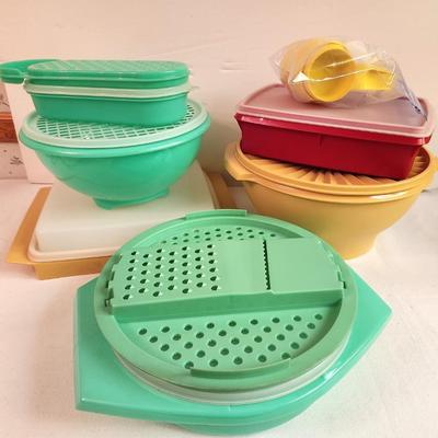Lot #254 Lot of Vintage Tupperware - good condition