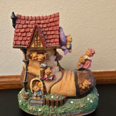 Old Mother Bear that Lived in Shoe Music Box