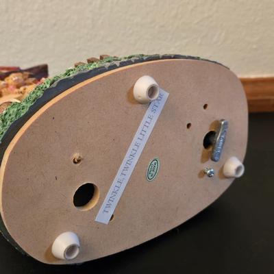 Old Mother Bear that Lived in Shoe Music Box