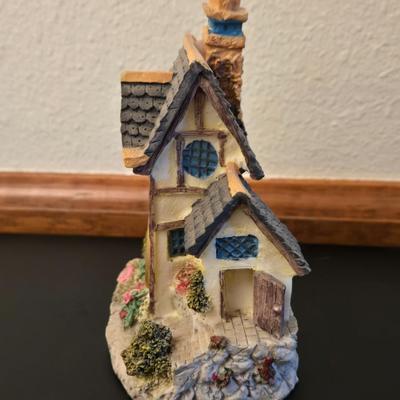 Resin House with Clock Deco