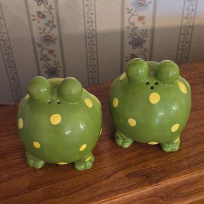 Frog Salt & Pepper Shakers