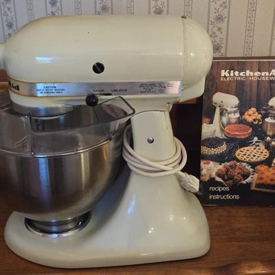 Kitchen Aid Mixer with Attachments