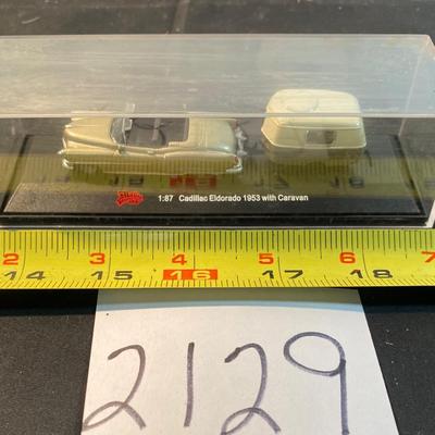1:87 Cadillac 1953 with Caravan