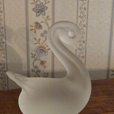 Frosted Glass Swan