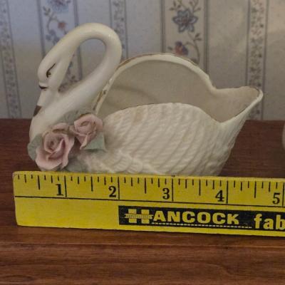(2) Porcelain Swans