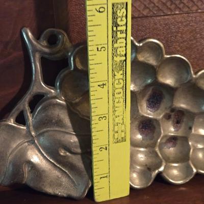 Brass Grape Deco