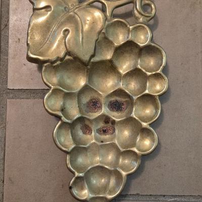 Brass Grape Deco