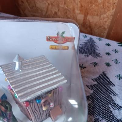 NEW CHRISTMAS VILLAGE ACCESSORIES