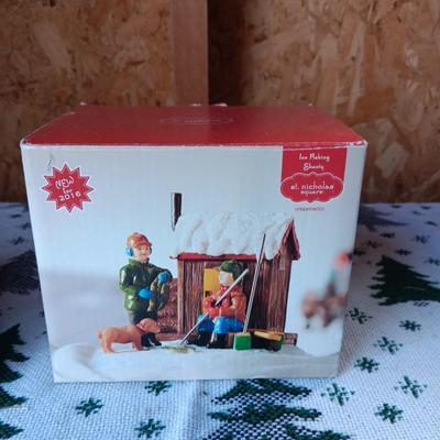 NEW CHRISTMAS VILLAGE ACCESSORIES