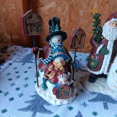 DEB STRAIN & BETH YARBROUGH HOLIDAY FIGURES
