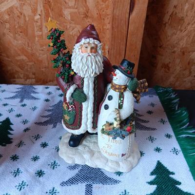 DEB STRAIN & BETH YARBROUGH HOLIDAY FIGURES