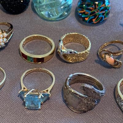 Costume Jewelry Large Rings Lot