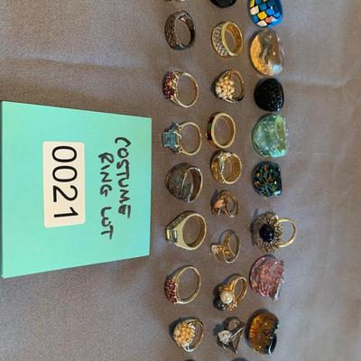 Costume Jewelry Large Rings Lot