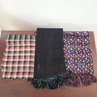 Lord and Taylor Men’s Scarf and More (DR-CE)