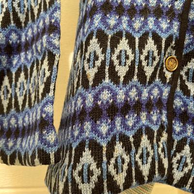 5 Vintage Sweater - 2 Swedish, 1 Shawl
