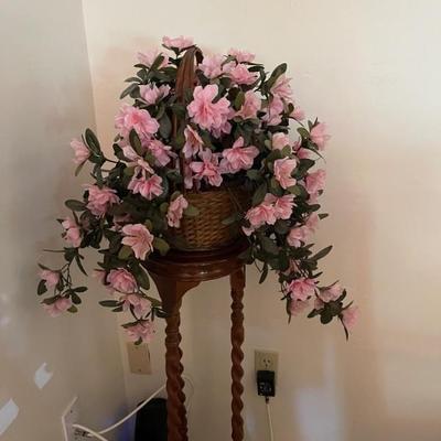 Faux flowers / plant stand 