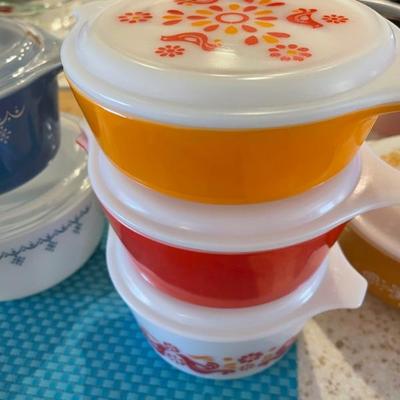 Pyrex set 